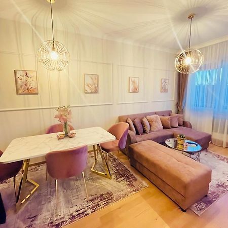 Appartamento Stan Na Dan "Apartman Purple" Banja Luka Esterno foto