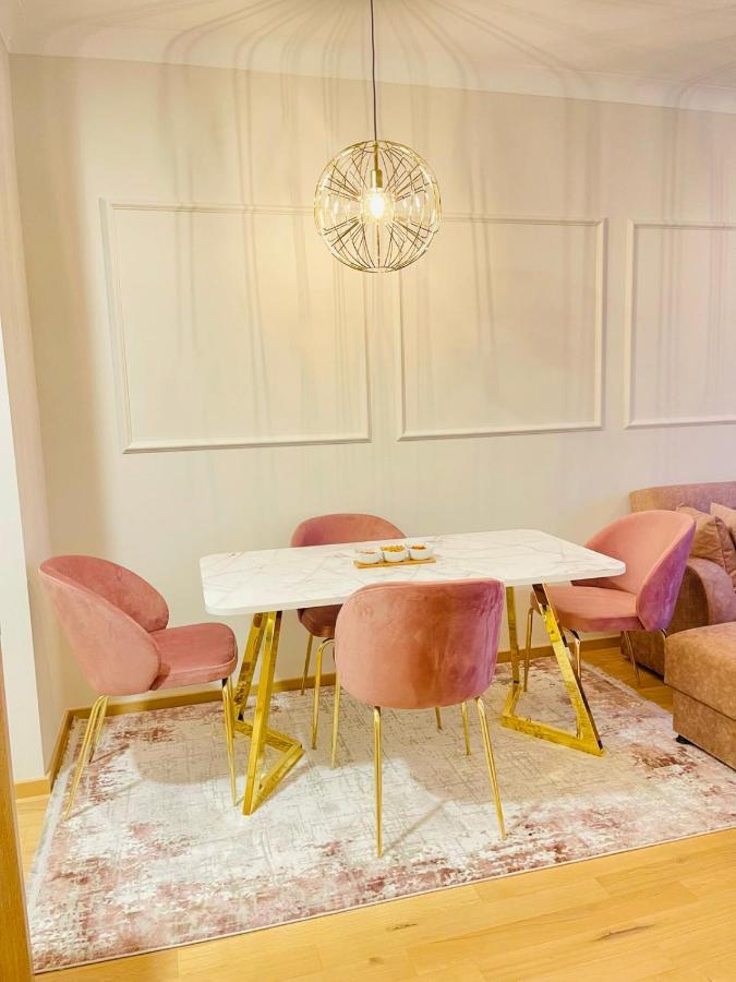 Appartamento Stan Na Dan "Apartman Purple" Banja Luka Esterno foto