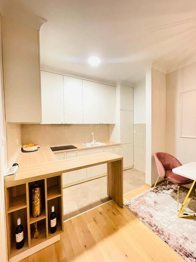 Appartamento Stan Na Dan "Apartman Purple" Banja Luka Esterno foto