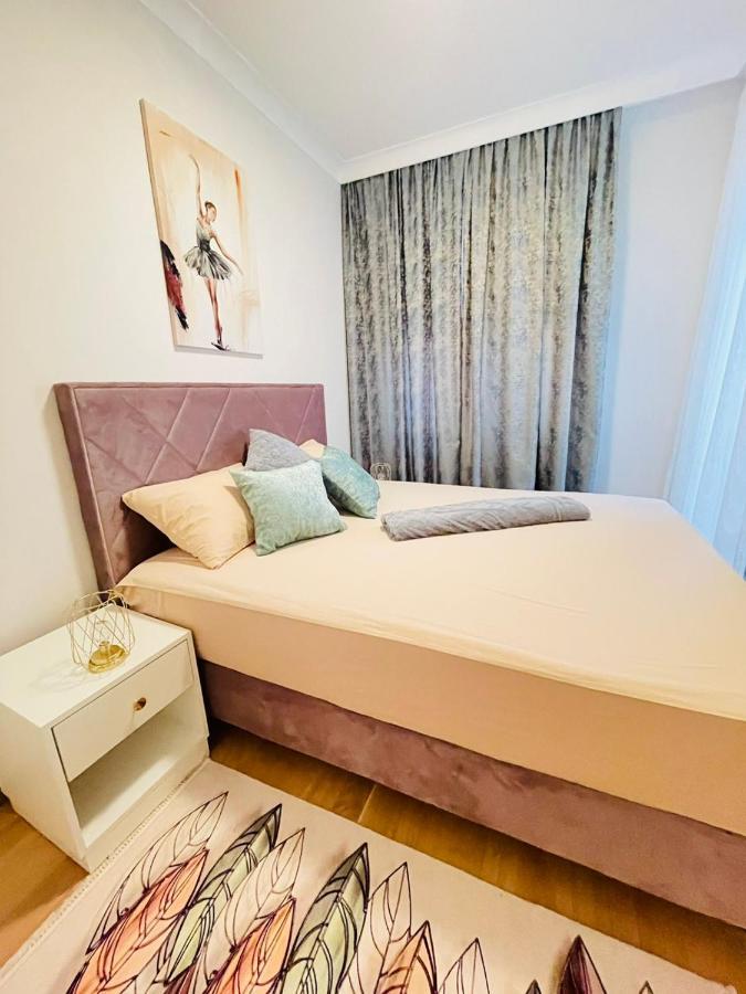 Appartamento Stan Na Dan "Apartman Purple" Banja Luka Esterno foto