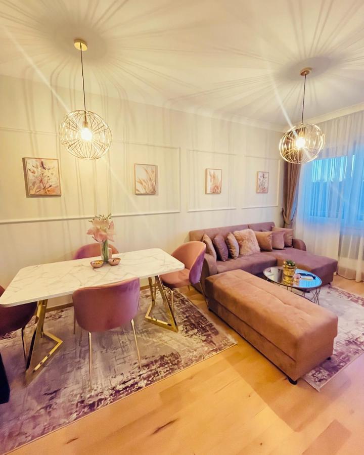 Appartamento Stan Na Dan "Apartman Purple" Banja Luka Esterno foto