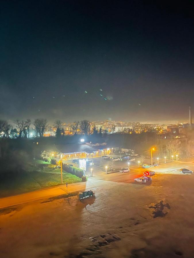 Appartamento Stan Na Dan "Apartman Purple" Banja Luka Esterno foto